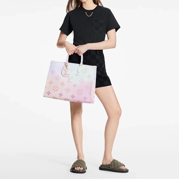 LV On The Go GM Pastel Sunrise brand new in box “Limited edition SOLD OUT* - Picture 2 of 11